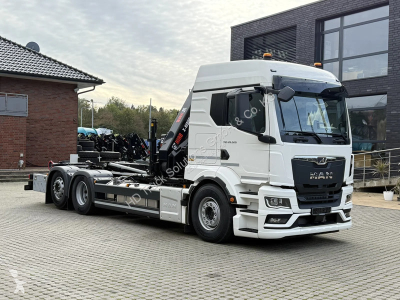 Camión MAN 26.520  26.520 LL 6x2 Hiab 228-4...