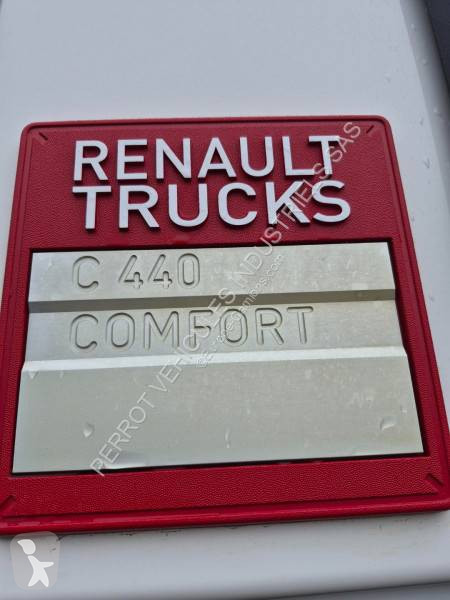 شاحنة Renault 440.26 DTI 13