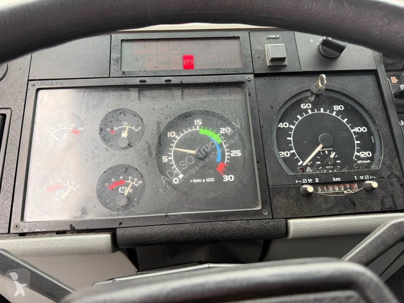 Kamion Volvo FL 608 Lier, oprijplaten