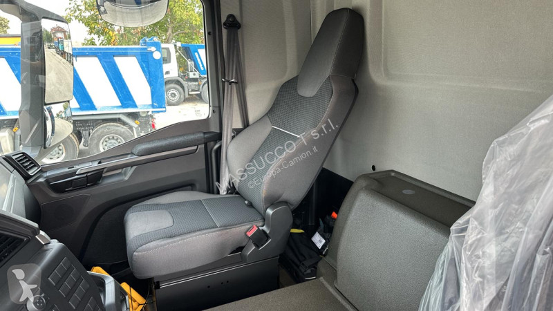 MAN TGS 33.520 6x4 truck