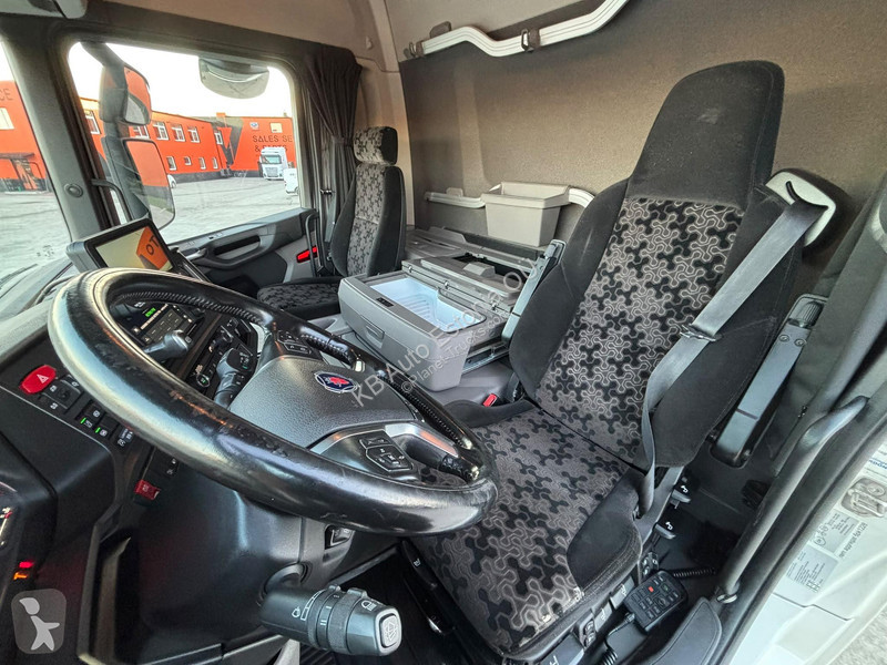 Kamion Scania P 280 4x2 MITSUBISHI / BOX =7742 mm