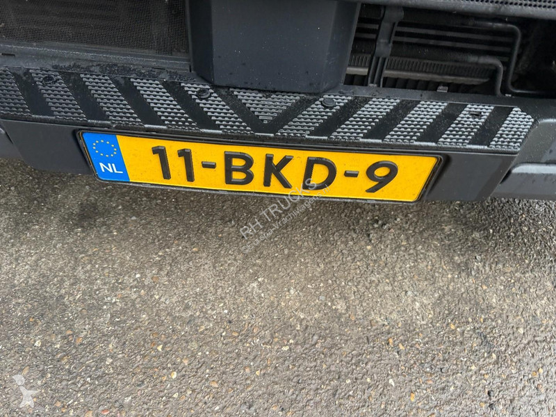 Kamion Mercedes 2124 4x2 EURO 6 + BOX 8,60...