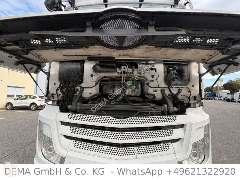 Kamion Mercedes...