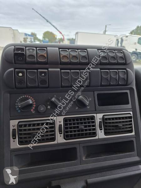 شاحنة Iveco 120 EL 18