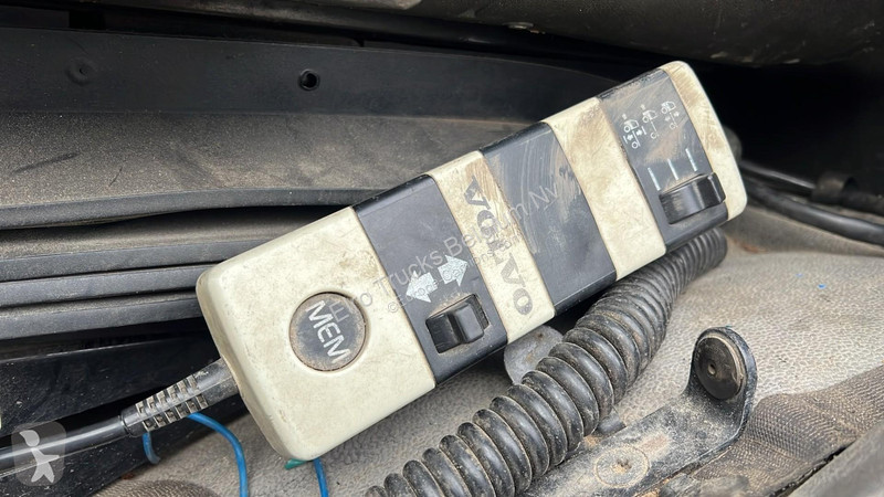 Kamion Volvo - 420 (MANUAL GEARBOX / BOITE...
