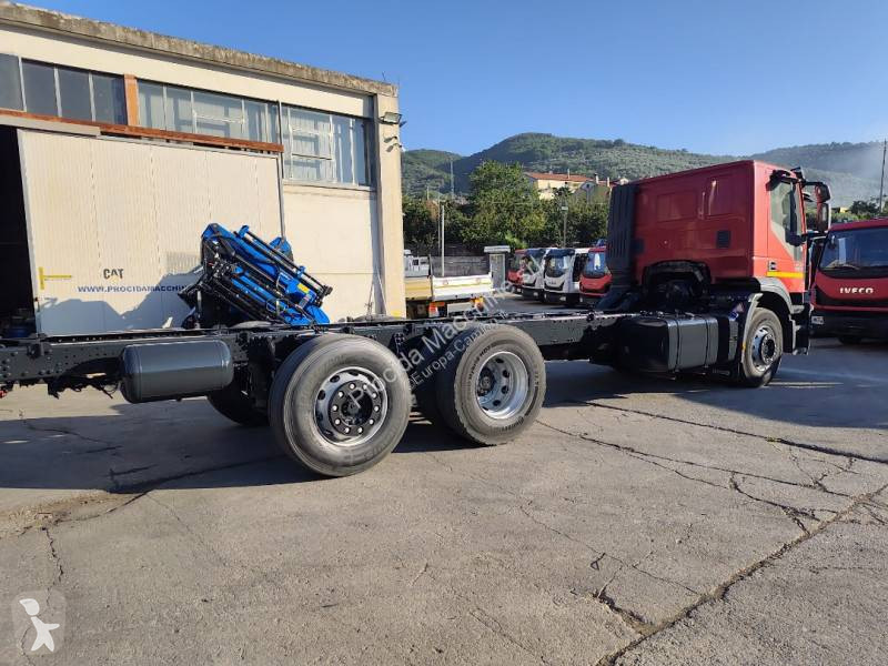 Iveco AD 260 S 31 truck