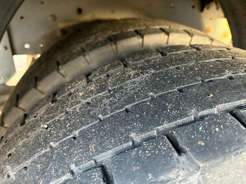Vrachtwagen Iveco 80E180 + MANUAL + 8t + EURO 5...