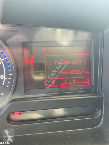 Kamion Renault D 240 Euro 6 HMF 10 Tonmeter...