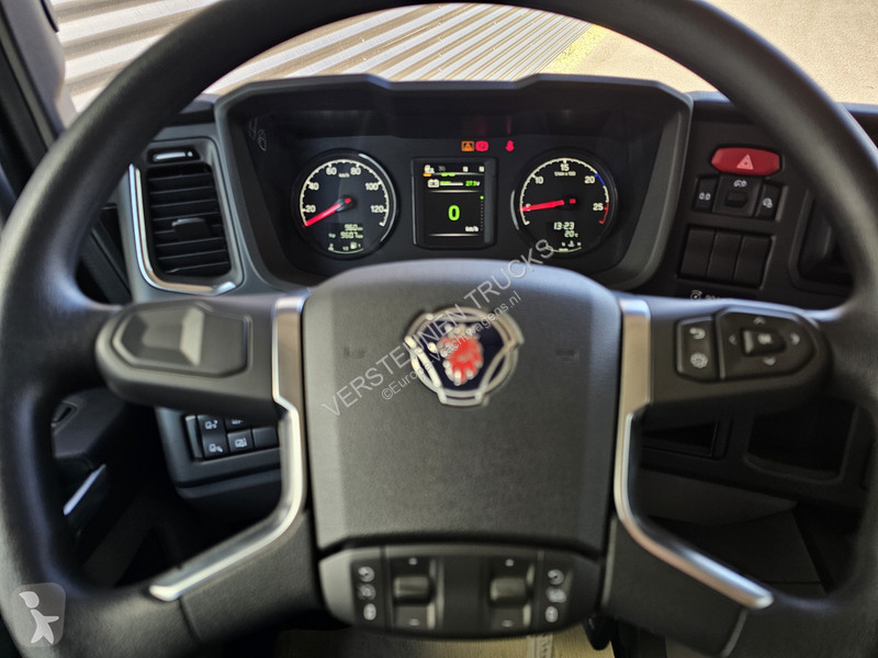 Kamion Scania P410 6x2*4 / PAFINGER 35 tm CRANE...