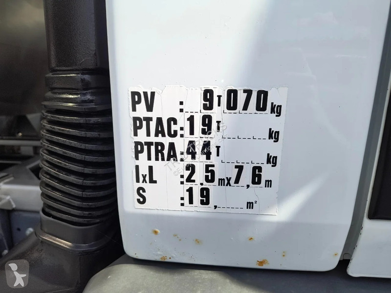 Camion Renault 370 11000L INSULATED INOX TANK -...