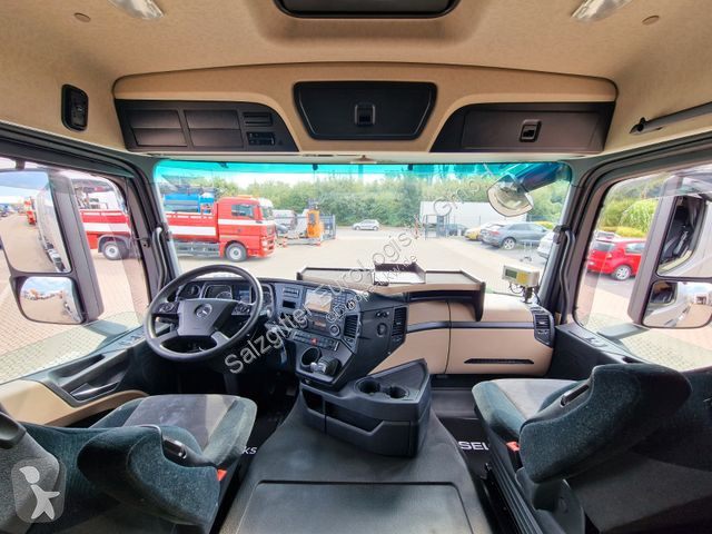 Kamion Mercedes 2545 /für Tierkadaver / mit Waage