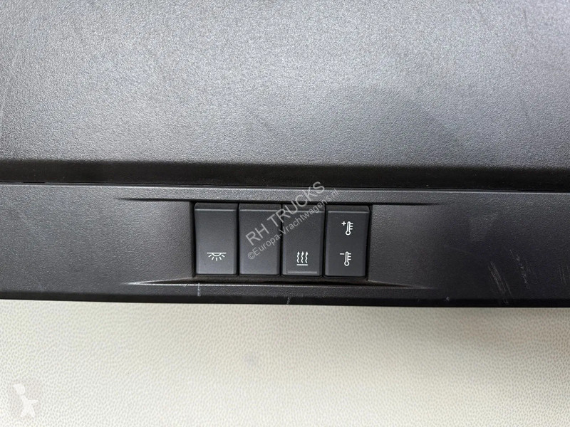 Kamion Volvo 460 8X4 PALFINGER PK53002 + FLY...
