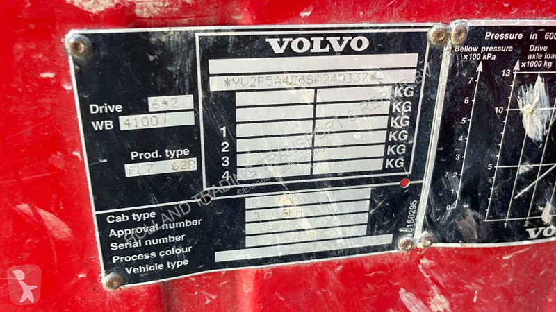 Kamion Volvo FL 7  Vacuum toilet tanker 8000 liter