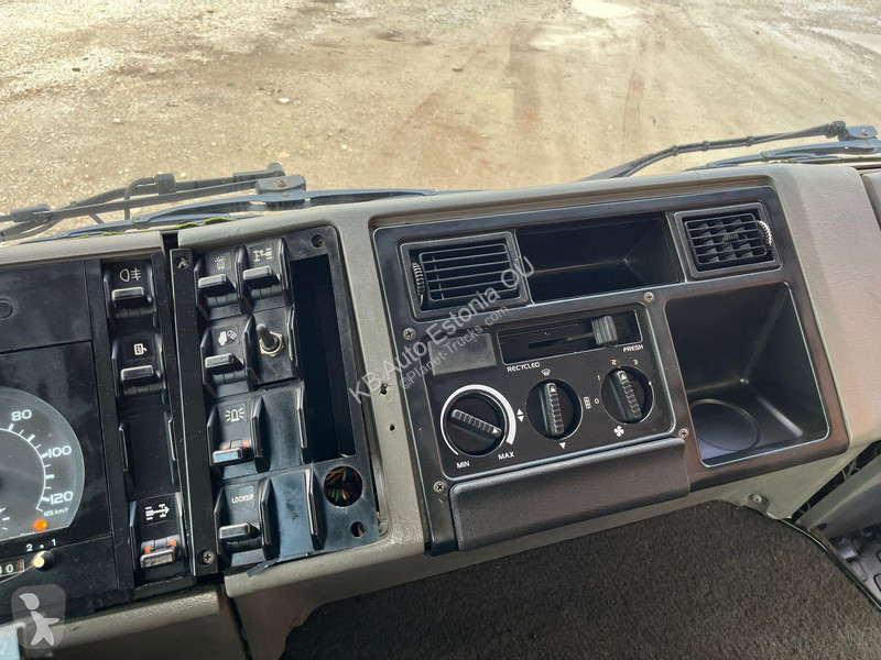 Kamion Volvo FL 608 4x2 PK 8200 / BOX L=4249 mm