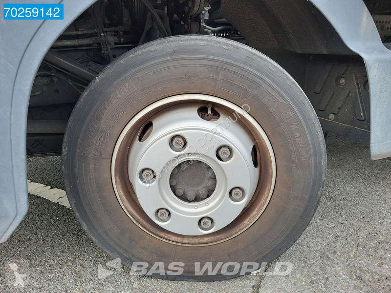 Camion Mercedes 816 4X2 7.49t Thermoking B-100...