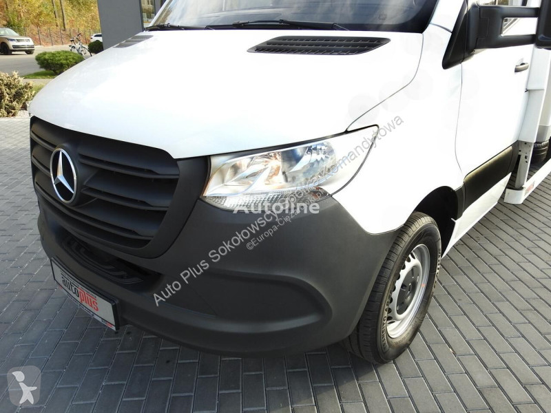 Kamion Mercedes SPRINTER KONTENER WINDA 8 PALET...