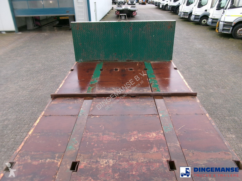Vrachtwagen  Platform trailer + HMF 4720 K3 crane