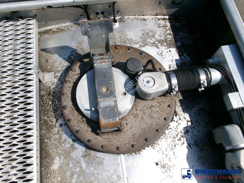 Camion Renault 310 6x2 fuel tank 19 m3 / 5 comp...