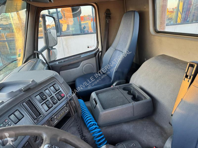Camion Volvo 340