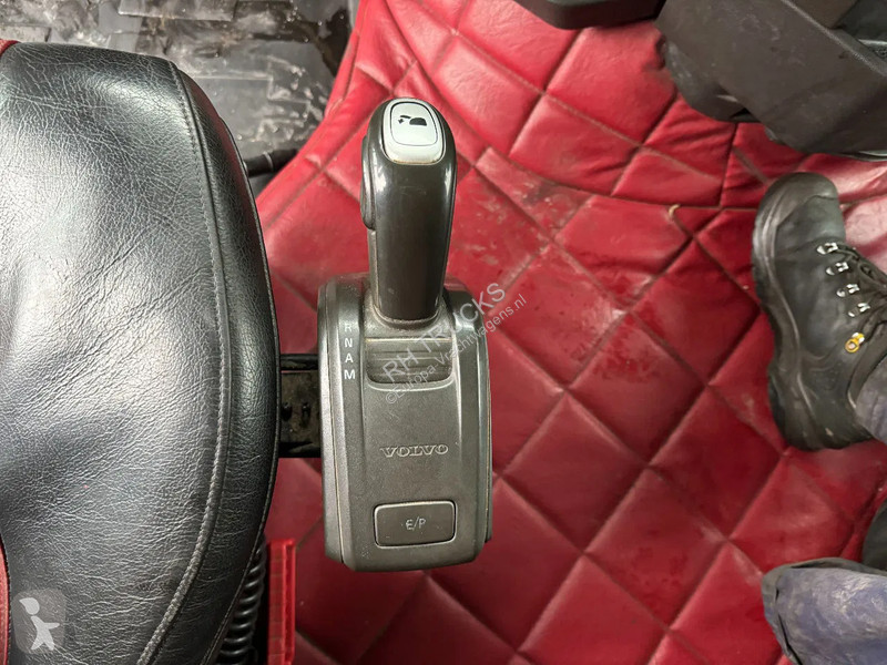 Camion Volvo 500 8X4 - EURO 6 + HIAB 622 EP-6...