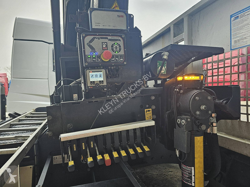 Kamion Mercedes AROCS 3 HIAB 232ES5