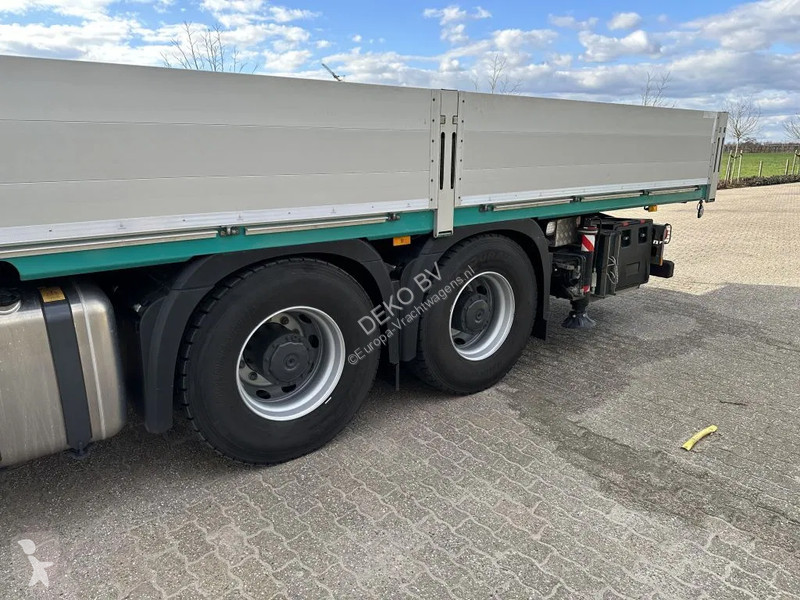 Camion Mercedes 8x4 FASSI...