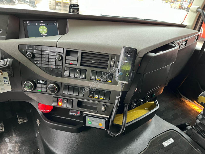Kamion Volvo FH 750 10x4 ADR / RETARDER / FULL...