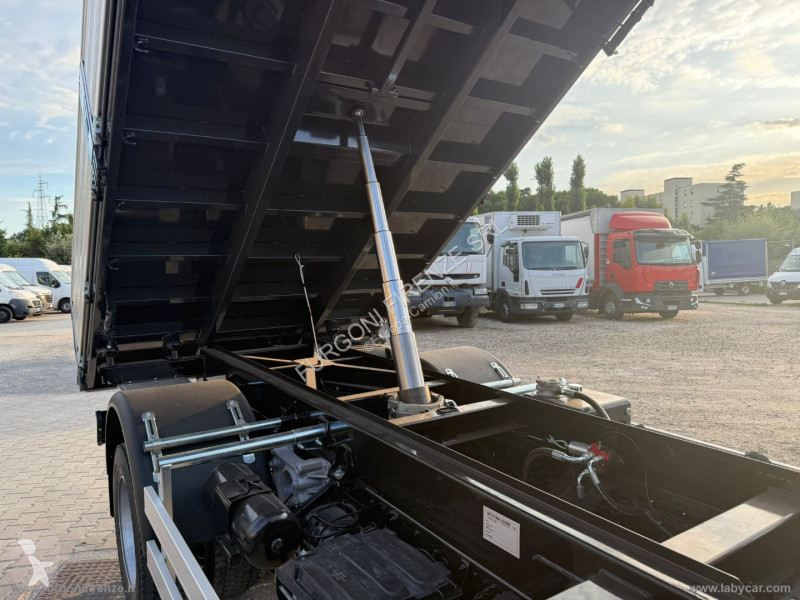 Camion Isuzu ISUZU FSR 34 TAEN-12/MIDI Altri...