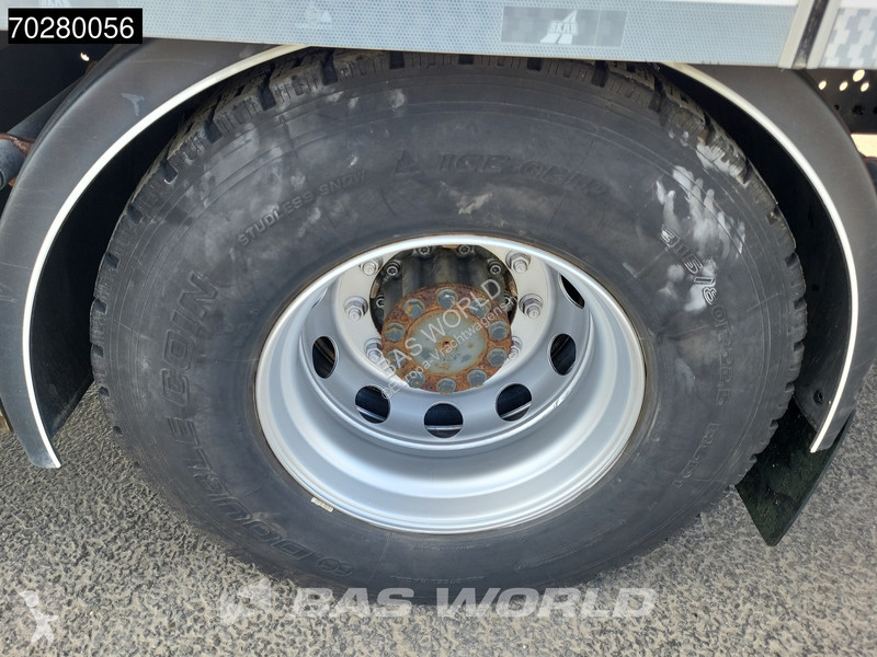 Vrachtwagen Mercedes 1827 4X2 19tonner 2000kg...