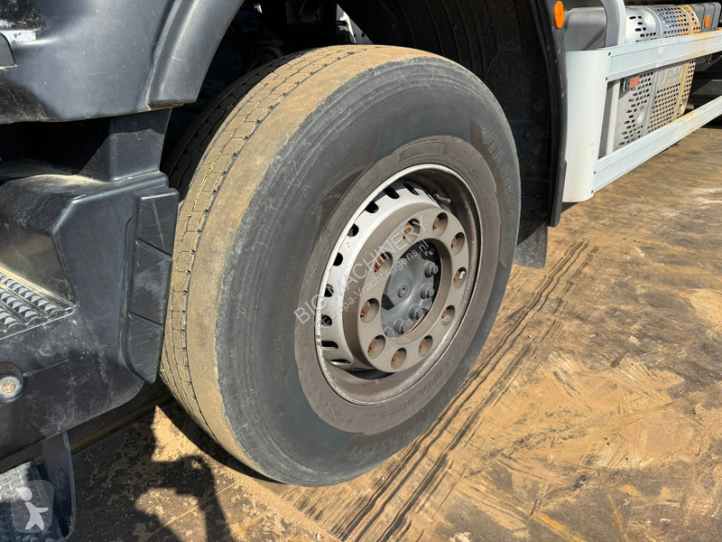 Kamion Iveco TRAKKER AD260T36
