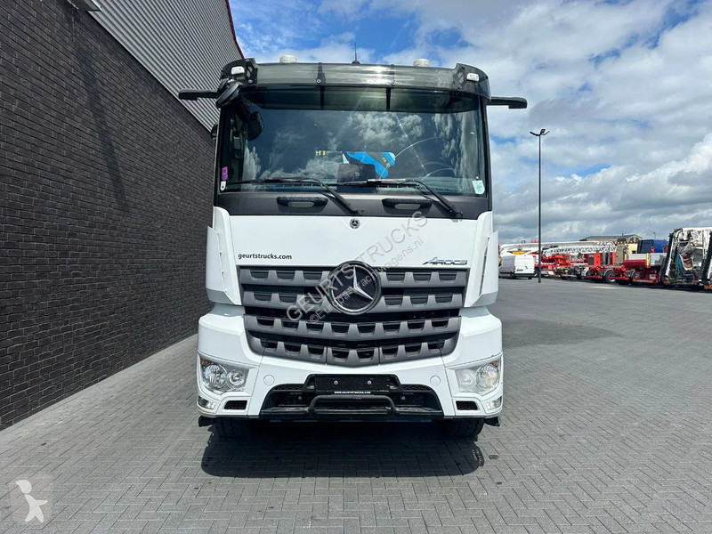 Camion Mercedes 3351 963-2-E 6X4 KIPPER /...