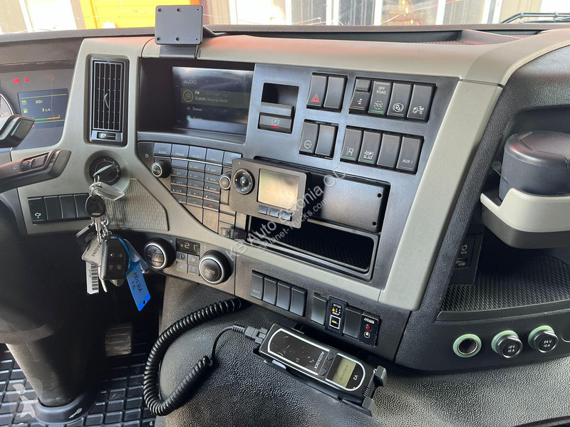 Camión Volvo 330 4x2 JOAB TL 8 AO C