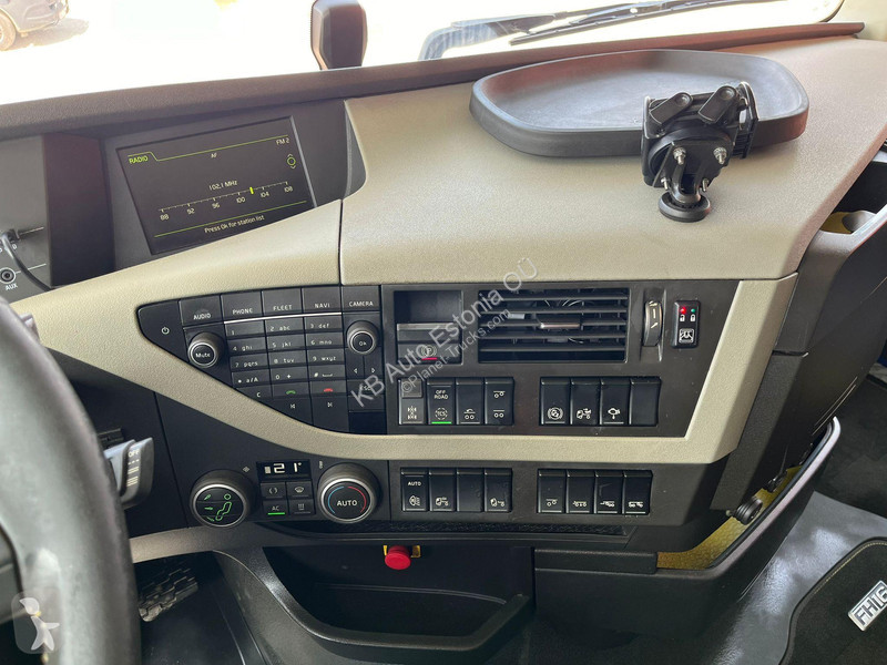 Kamion Volvo 750 6x4 RETARDER / TANDEM AXLE...