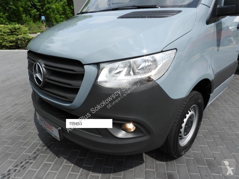 Autoutilitară Mercedes SPRINTER 315 SKRZYNIA 8...
