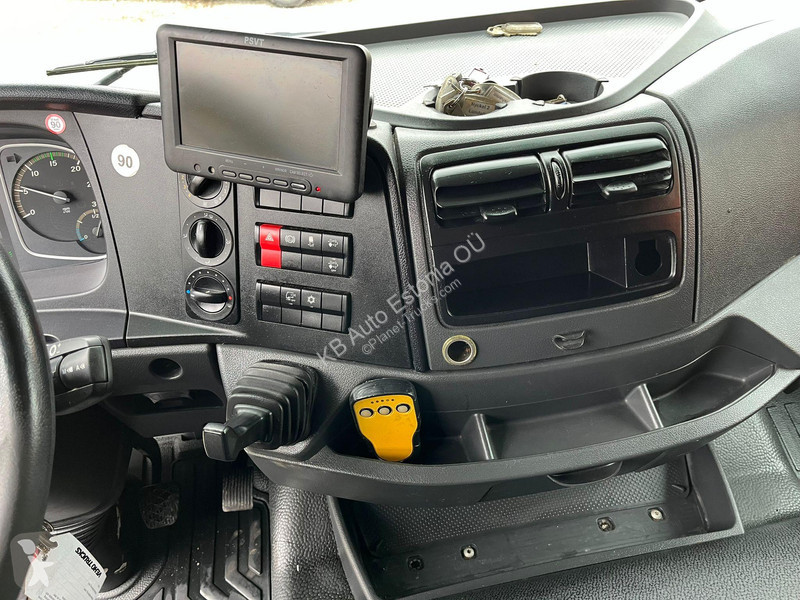 Kamion Mercedes 1524 4x2 BOX L=7556 mm
