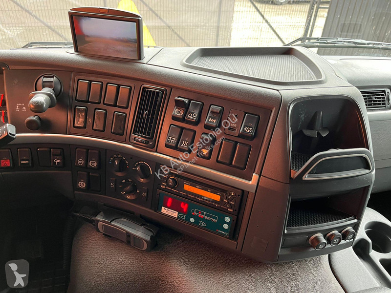 Kamion Volvo FM 370 6x2 BOX L=5128 mm