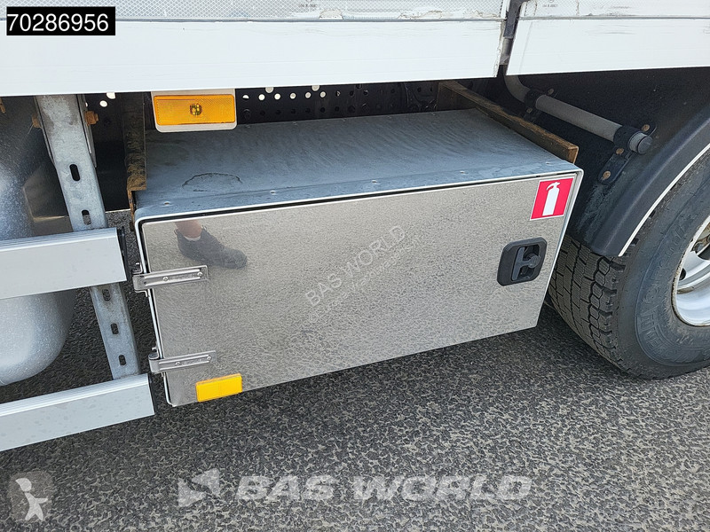 Vrachtwagen Mercedes 1827 4X2 2000kg...