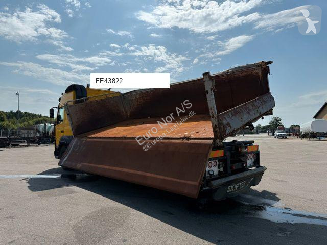 Camion Volvo FMX500 8x4/4 Steel tipper