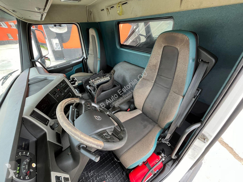 Kamion Volvo 330 6x2*4 HIAB 192E-5 / HIAB XR 18...