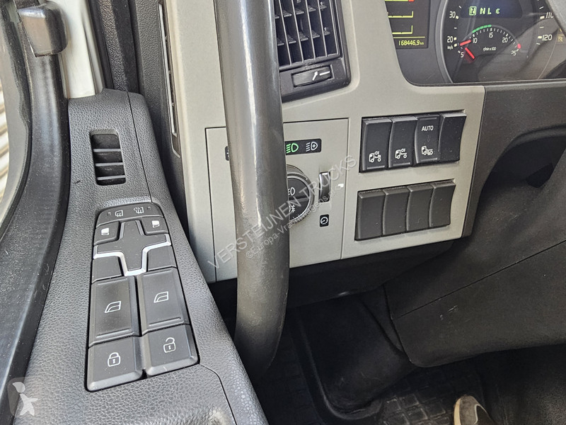 Kamion Volvo FM 330 4x2 / EFFER 12.5 t/m CRANE...