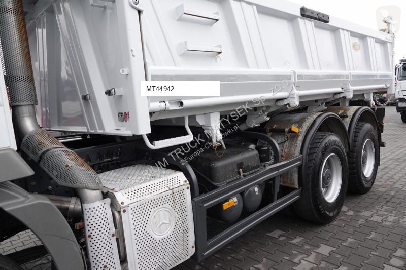 Camião Mercedes ACTROS 3336