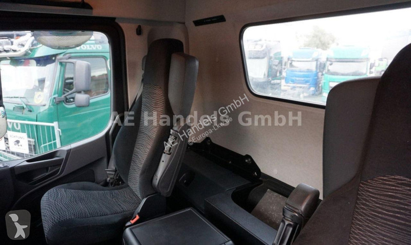 Vrachtwagen Mercedes 3348