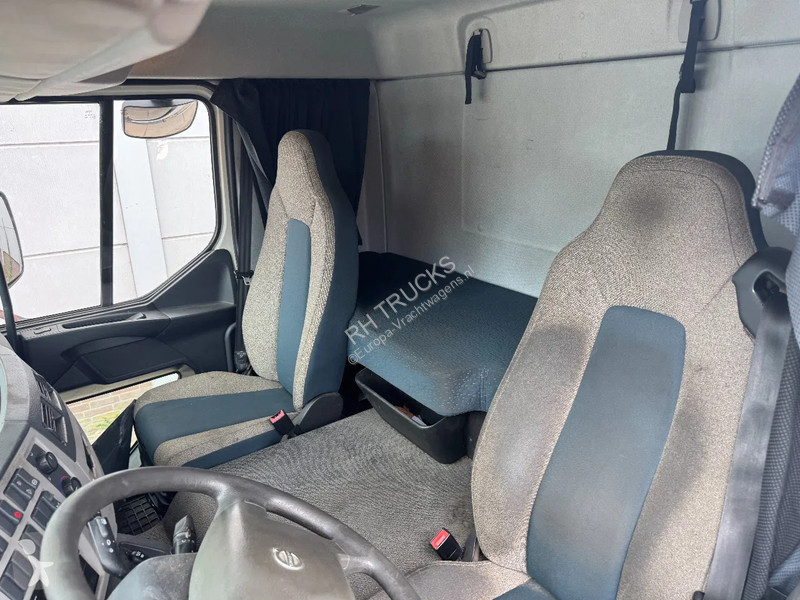 Kamion Volvo FL 250 4X2 EURO 6 + FASSI MICRO...