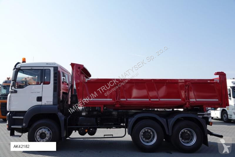Camión MAN TGA 33.390 / 6X4 / WYWROTKA 2...
