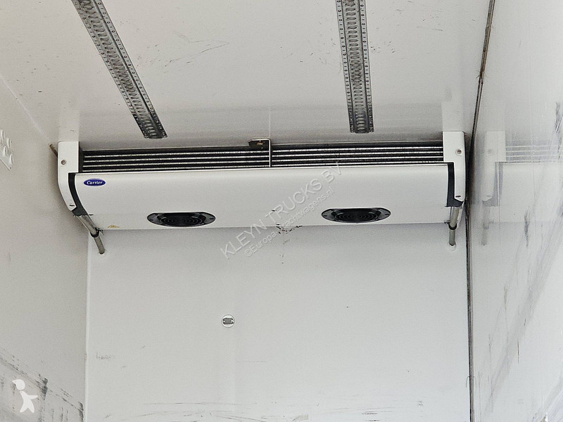 Kamion DAF 220 CARRIER LIFT DOORS