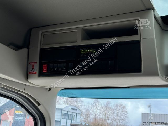 Camion Volvo FM 330 6x2 Doppelkabine...