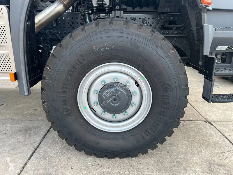 Kamion Mercedes 3340 A 6x6 Cargo Truck