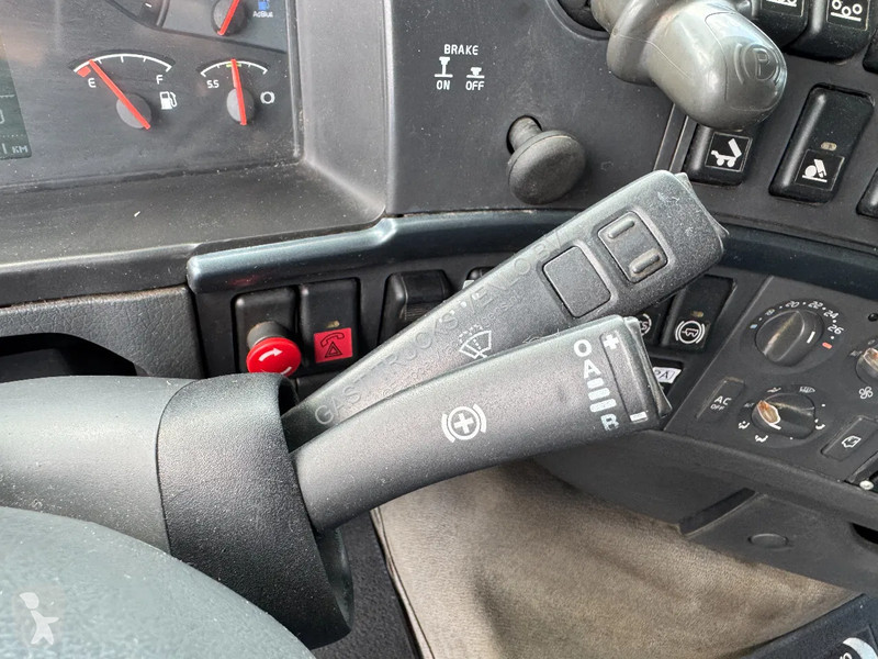 Kamion Volvo 16700 6x4 Tipper And Tractor Combi...