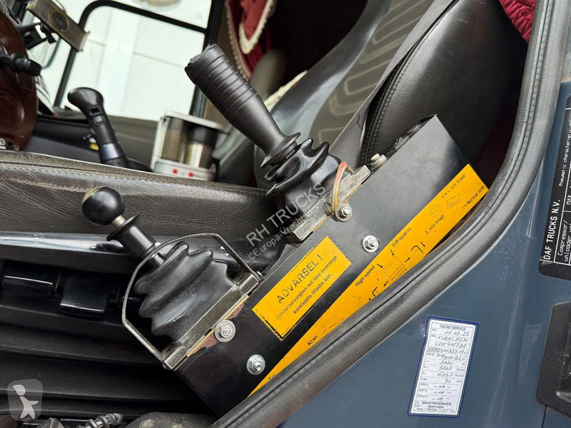 Kamion DAF 85460 8X2 + YEAR 2016 HMF CRANE...