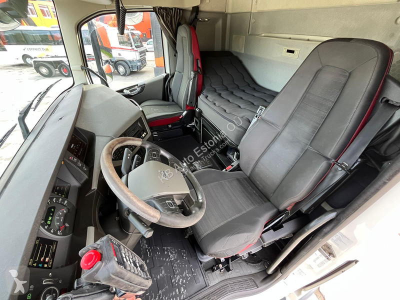 Camion Volvo 500 8x4*4 HIAB XR 24 ton / L=5800 mm